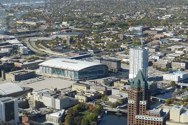 Private Downtown Milwaukee Helicopter Ride