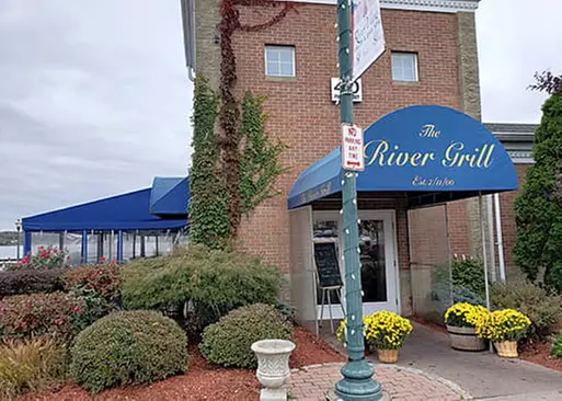 5% Cash Back at The River Grill