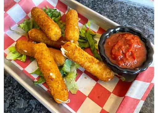 5% Cash Back at Oliver's Bar & Grill