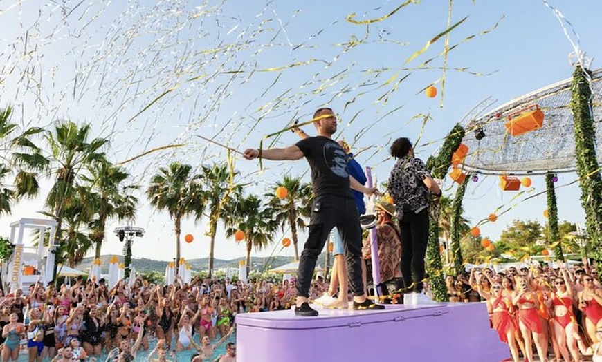 Image 8: Ibiza : 4 x discoteca y piscina Party Pass