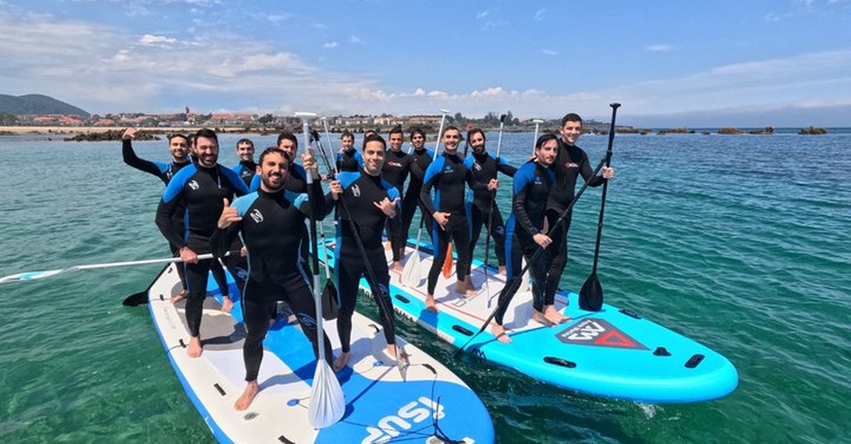 Actividad de pádel surf en grupo en Bilbao