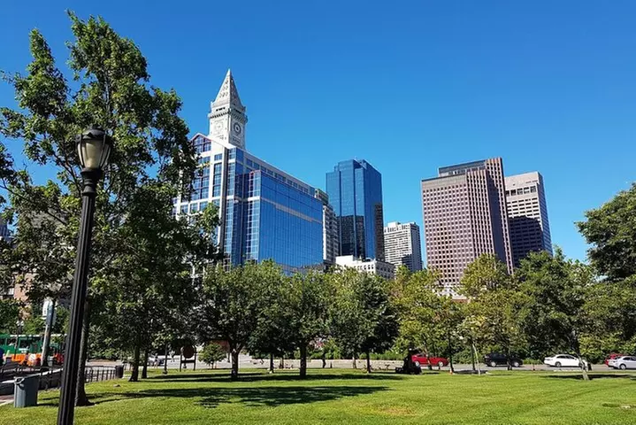Boston North End Food Tour of 6+ Tastings, Cannoli, Lobster Roll