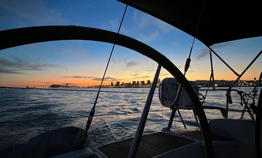 Image 2: Paseo en Velero para Grupos privados en Barcelona