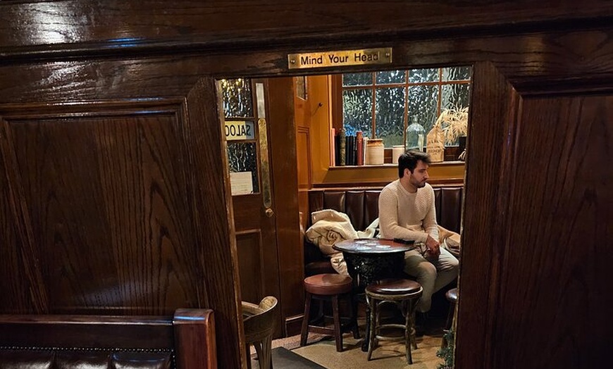 Image 9: London Historical Pub Tour with Pilgrims and Pirates