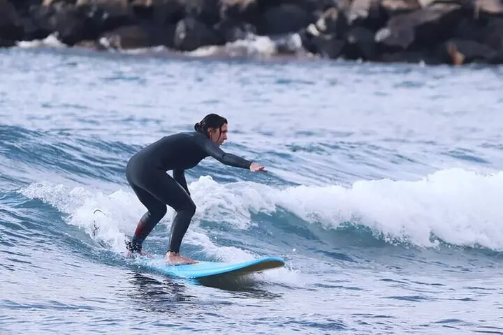 Clase de Surf Grupal en Playa de Las Américas con Fotografías