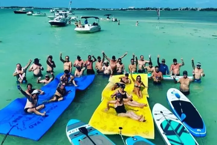 Islamorada: Whale Harbor Sandbar with swimming - Primary Image