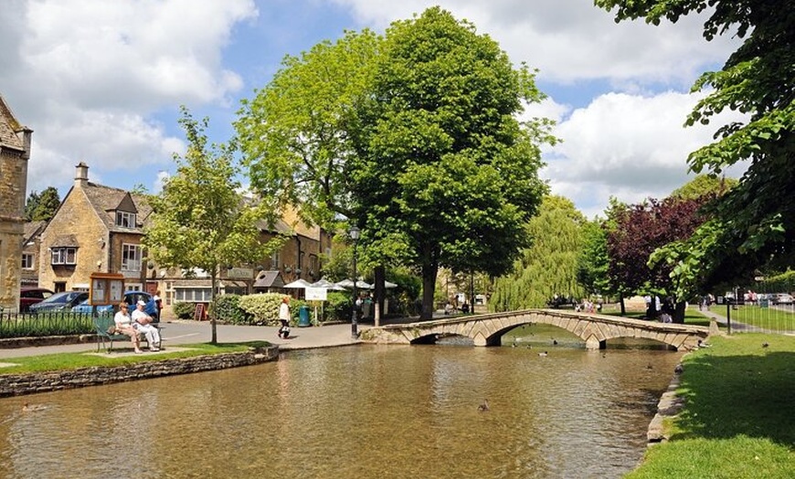 Image 2: Small-Group Cotswolds Tour (From London)