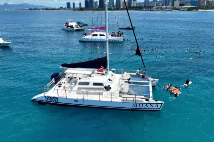 Moana's Waikīkī Grand Guided Turtle Snorkel & Sailing Adventure