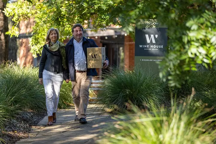 Scenic Hunter Valley Tour with Wine and Cheese Tastings