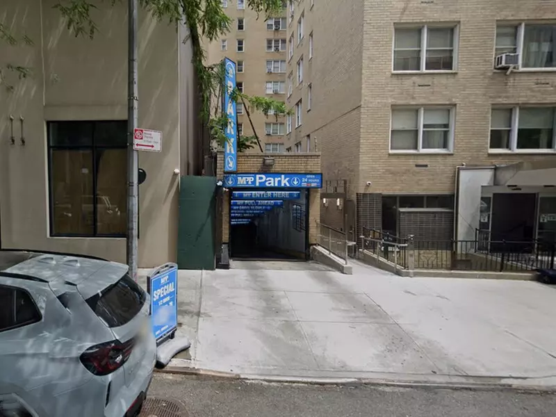 Parking at Manhattan Premium Parking Garage - Primary Image