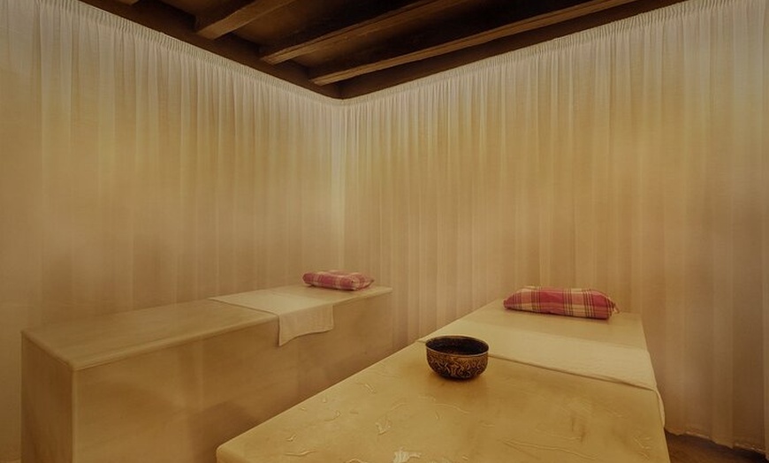 Image 2: Experiencia de baño árabe para grupos pequeños en Hammam Al Ándalus...