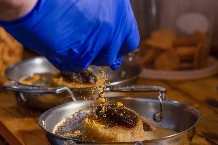 Undiscovered Charleston: Half Day Food, Wine & History Tour with Co...