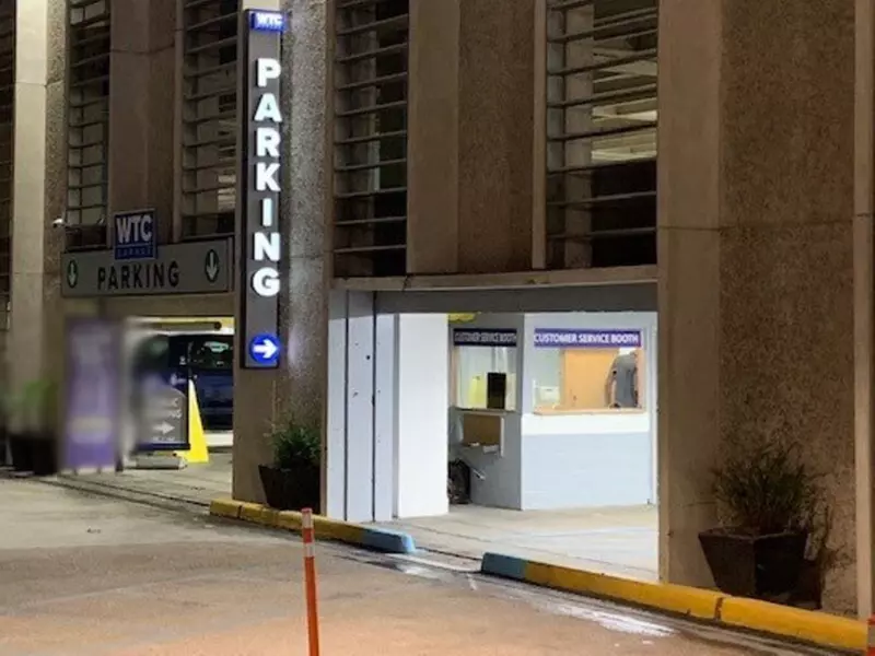 Parking at 100 Poydras St. Garage