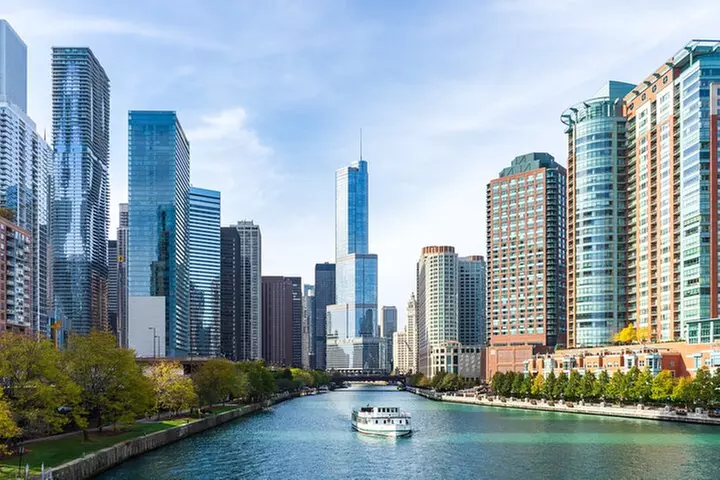 Chicago 4-Hour Sightseeing Transfer by Luxury SUV