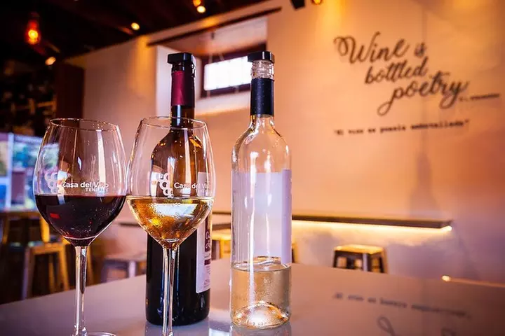 Recorrido gastronómico en Tenerife con visitas a dos bodegas y almu...