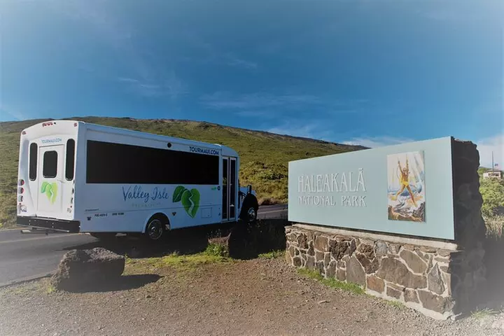 Maui: Majestic Haleakala Sunrise Tour with Pick-up