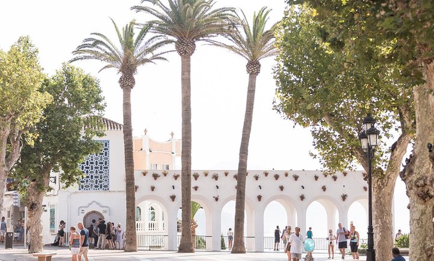 Image 2: Escapada de un día a Frigiliana y Nerja desde la Costa del Sol