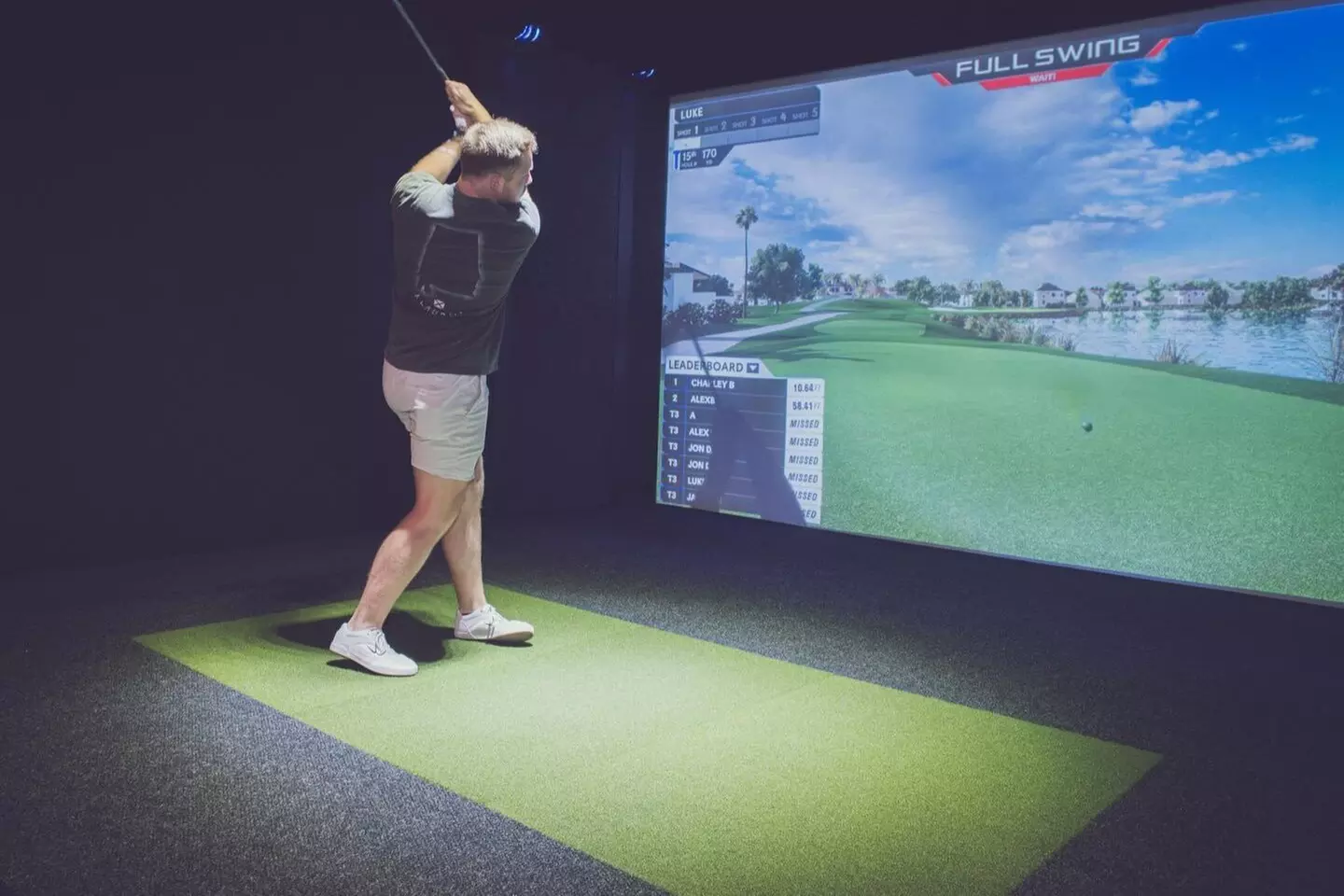 $30 For 1-Hour Rent A Bay Indoor Golf for Up To 2 People (Reg. $60)