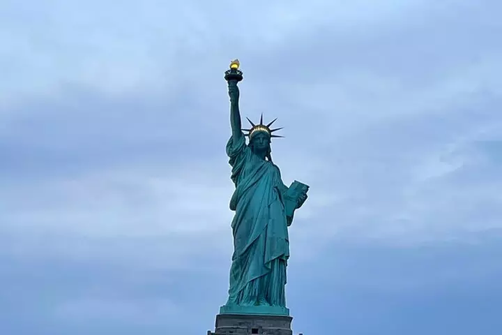 Best Private Luxury Daytime Boat Tour in New York City - 1 Hour