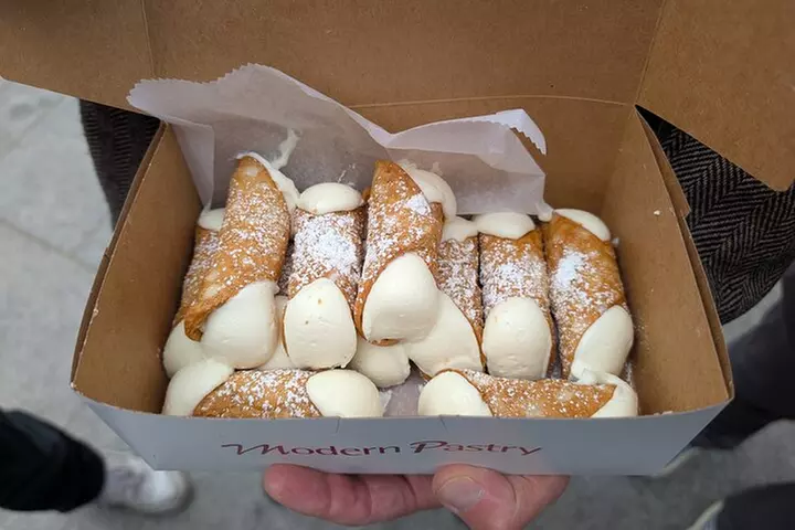 Boston North End Food Tour of 6+ Tastings, Cannoli, Lobster Roll