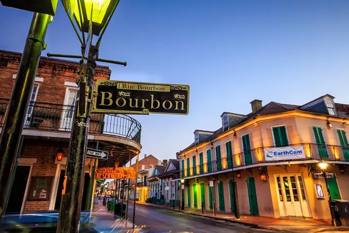 Adults Only Haunted Pub Crawl in New Orleans