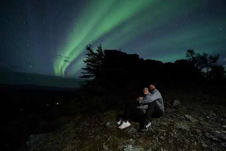 Best Northern Lights Aurora Adventure FREE Portraits & Hot Pizza