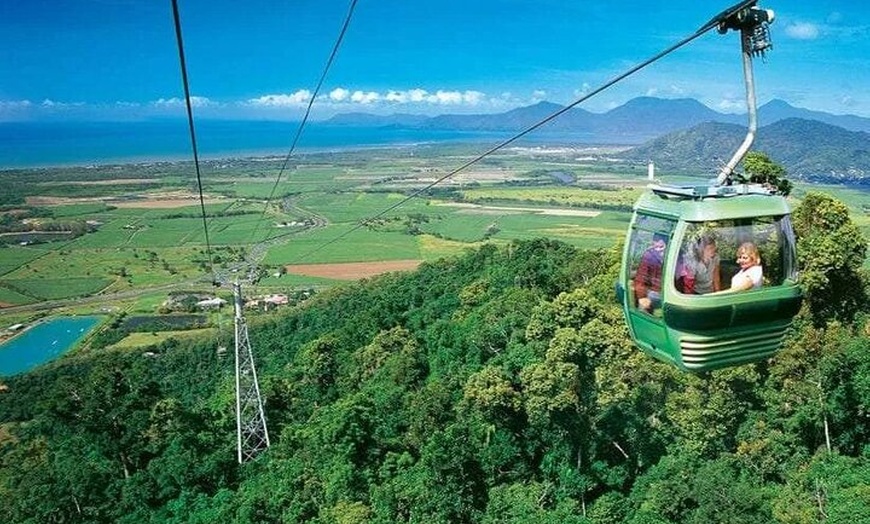 Image 2: Cairns Airport Transfers