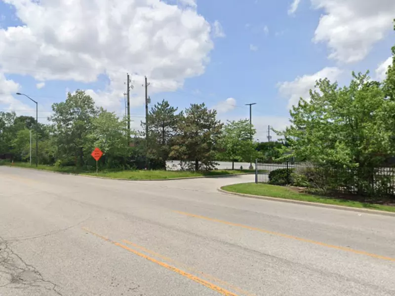 Parking at Meridan Center Lot