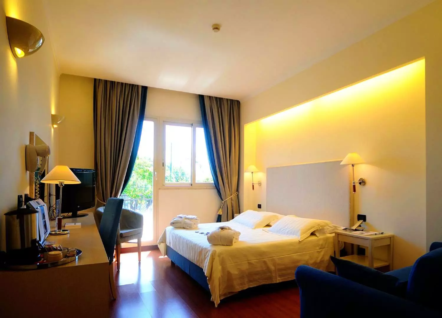 ✈ ITALIE | Rome - Best Western Globus Hotel 3*, 2 nuit - Surclassem...