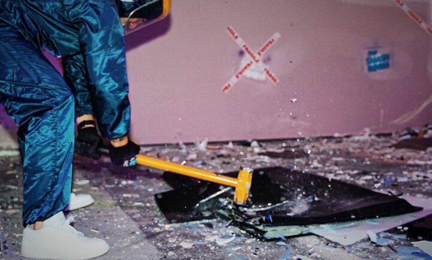 Image 4: Group Smash Room Experience in Keilor East