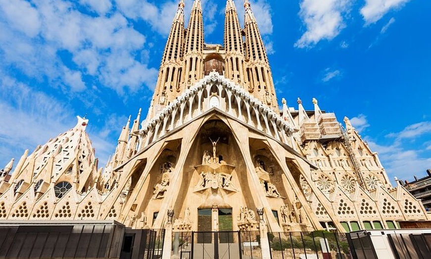 Image 22: Recorrido por Barcelona y Montserrat con entrada Evite las colas al...