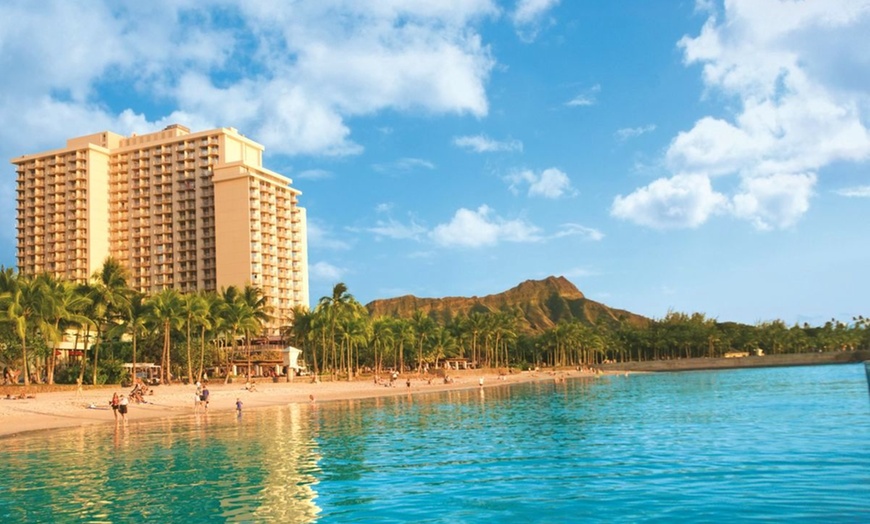 Image 13: ✈ HAWAII | Honolulu - The Twin Fin Hotel 4* - White-sand beach