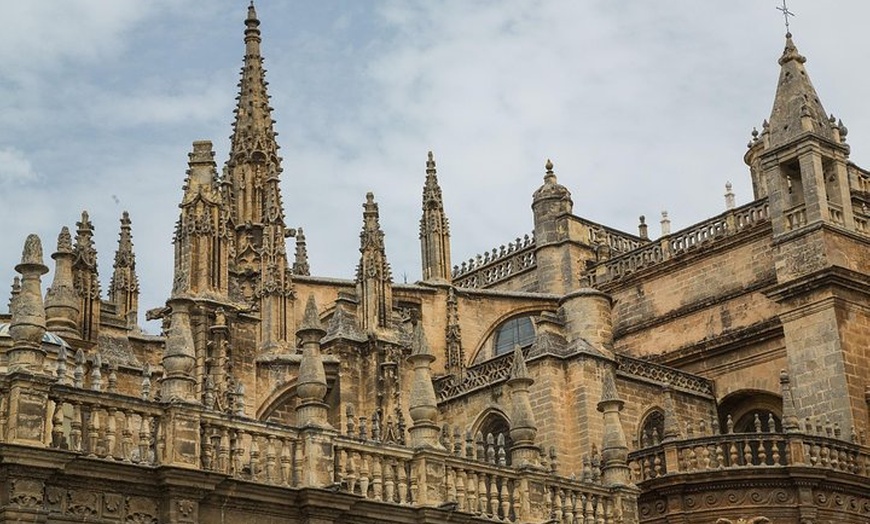 Image 6: Alcázar y Catedral & Giralda de Sevilla ¡Sin Colas! Incluye tickets...