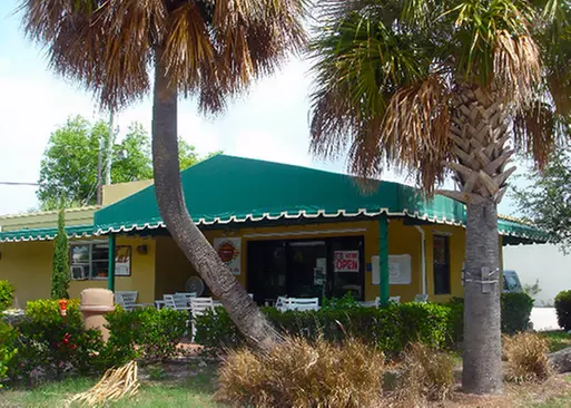 5% Cash Back at D'best Sandwich Shop