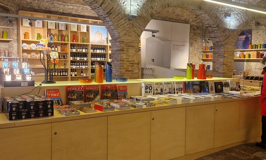 Image 10: Tour monasterio Poblet con recogida en el hotel