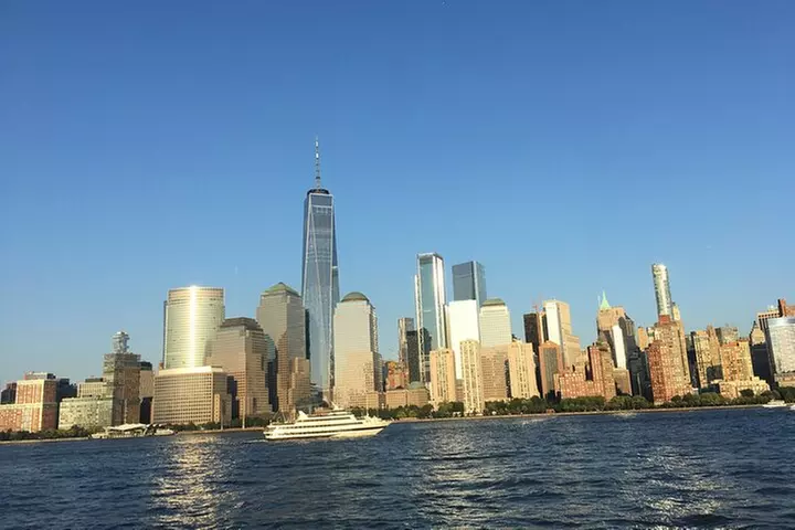 Statue of Liberty and Ellis Island 60 Minute sightseeing Cruise