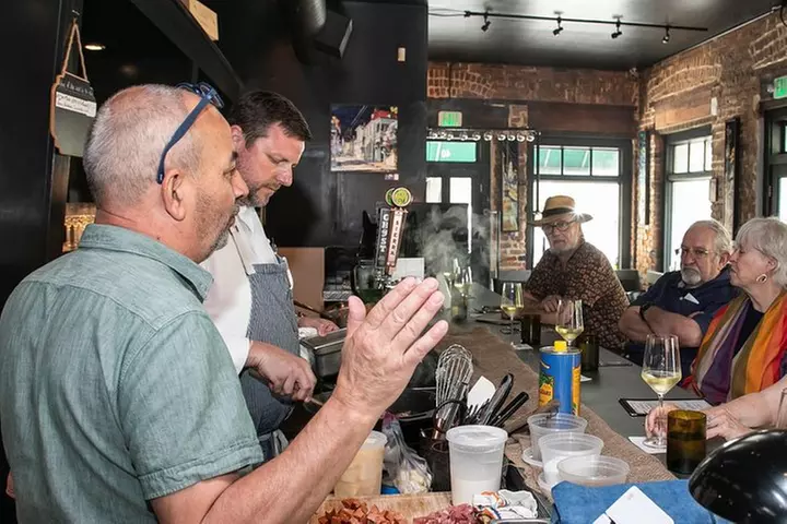 Undiscovered Charleston: Half Day Food, Wine & History Tour with Co...