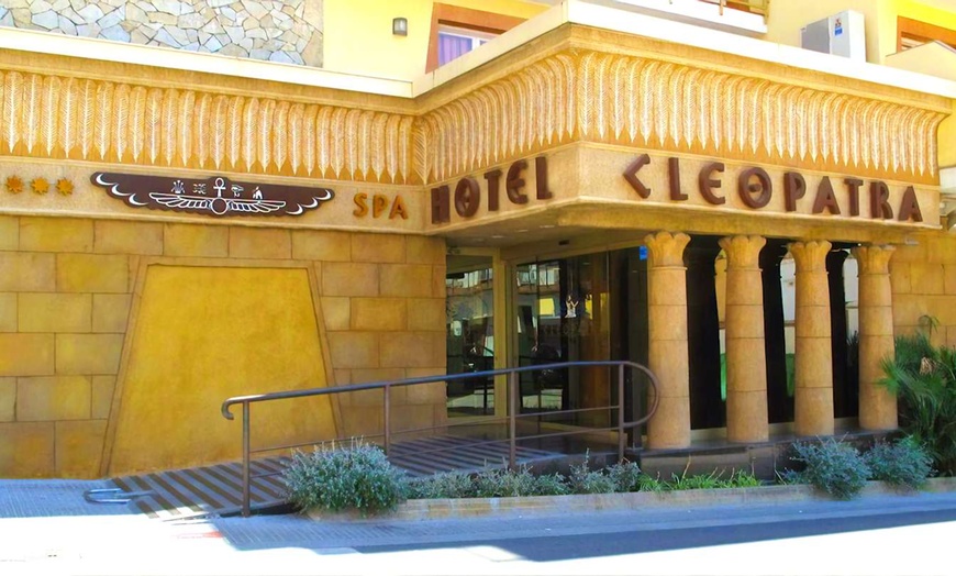 Image 11: ✈ COSTA BRAVA | Lloret de Mar - Hotel Cleopatra Spa 4* - Spiaggia d...