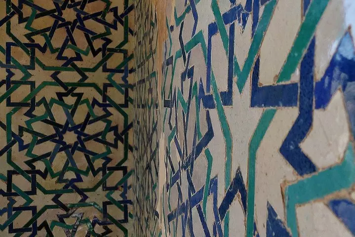 Visita guiada al Palacio de la Alhambra y Carlos con palacios nazar...