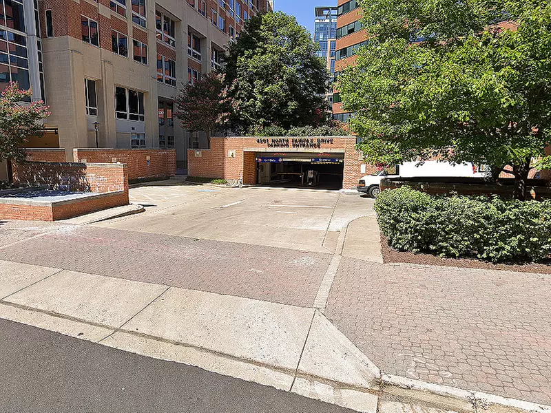 Parking at 4501 Fairfax Dr. Garage