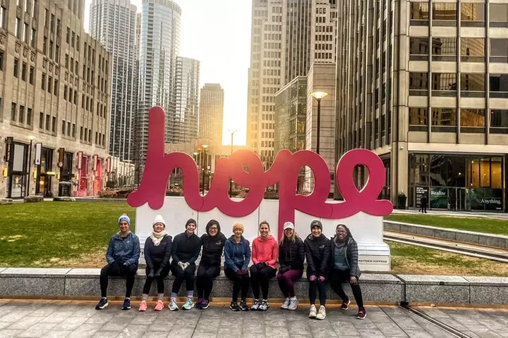Chicago Riverwalk Architecture Walking Tour and Discover Skyline