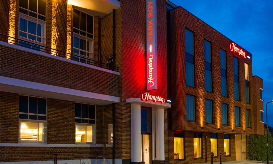 Image 12: ✈ ROYAUME-UNI | Londres - Hampton by Hilton London Park Royal 4* - ...