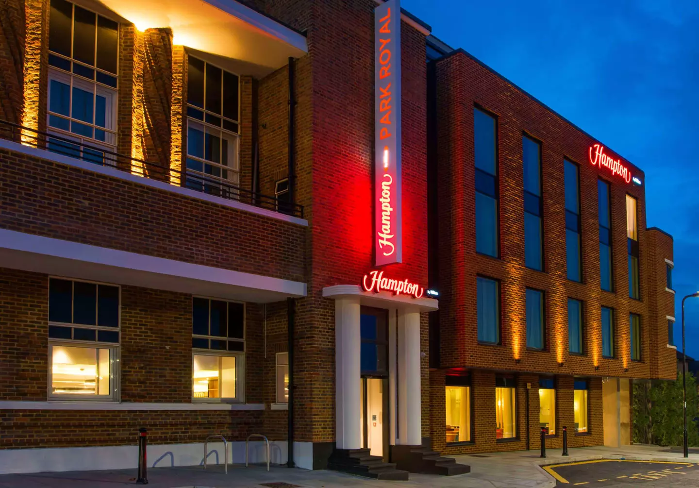✈ GROßBRITANNIEN | London - Hampton by Hilton London Park Royal 4*,...