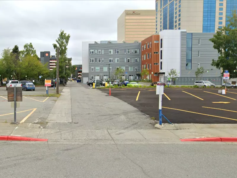 Parking at [5051] 995 W. 7th Ave. Lot
