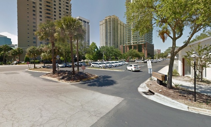 Image 4: Parking at 1501 Riverplace Blvd. Lot