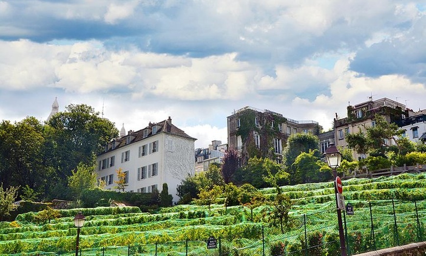 Image 12: Balade dans le quartier de Montmartre à Paris