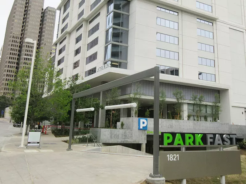 Parking at 1821 N Pearl St Park Fast Garage