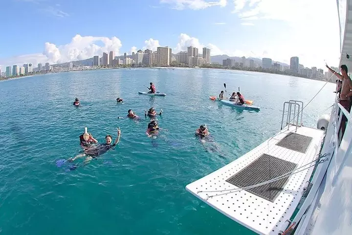Oahu 5-in-1 Deluxe Cruise: Turtle Snorkeling & Ocean Activities