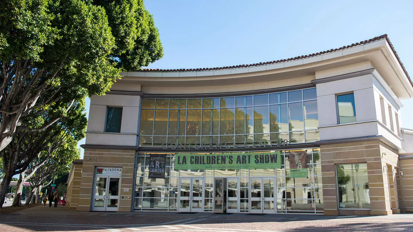 International Gem and Jewelry Show at Pasadena Convention Center - Second Medium