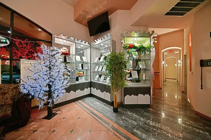 Spa Service: Hot Stone Body Massage with Private Sauna